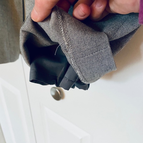 Banana Republic Factory gray pants, EUC, size 0 - Picture 4 of 5